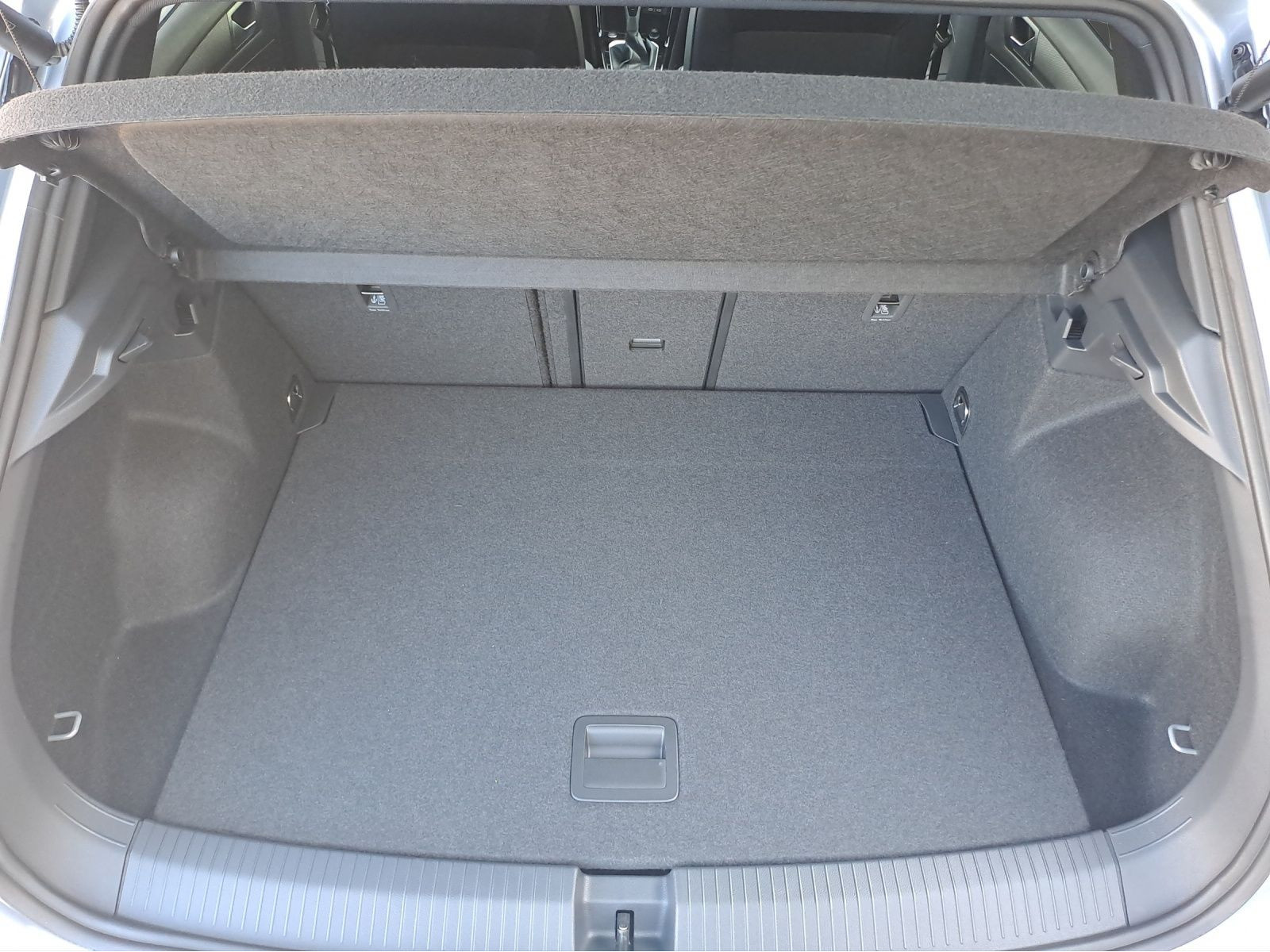 Volkswagen - T-Roc_19