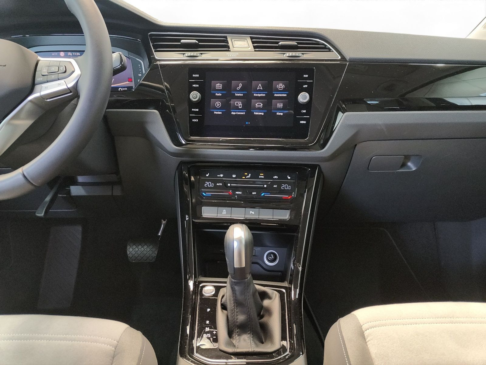 Volkswagen - Touran_5