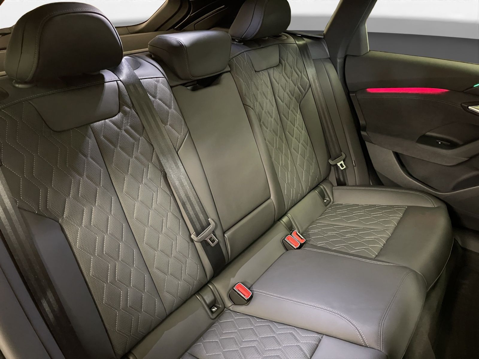 Audi - A6 Avant e-tron_19