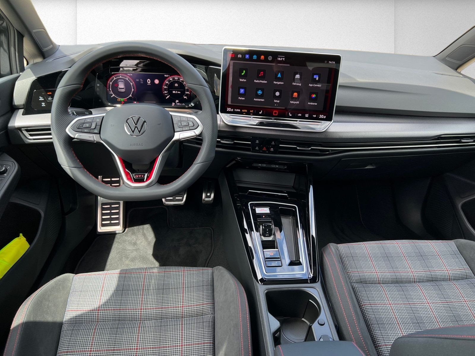 Volkswagen - Golf GTI_12
