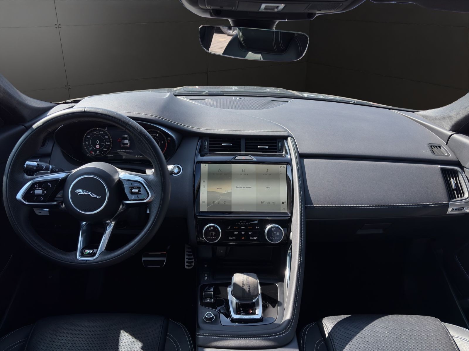Jaguar - E-Pace_6