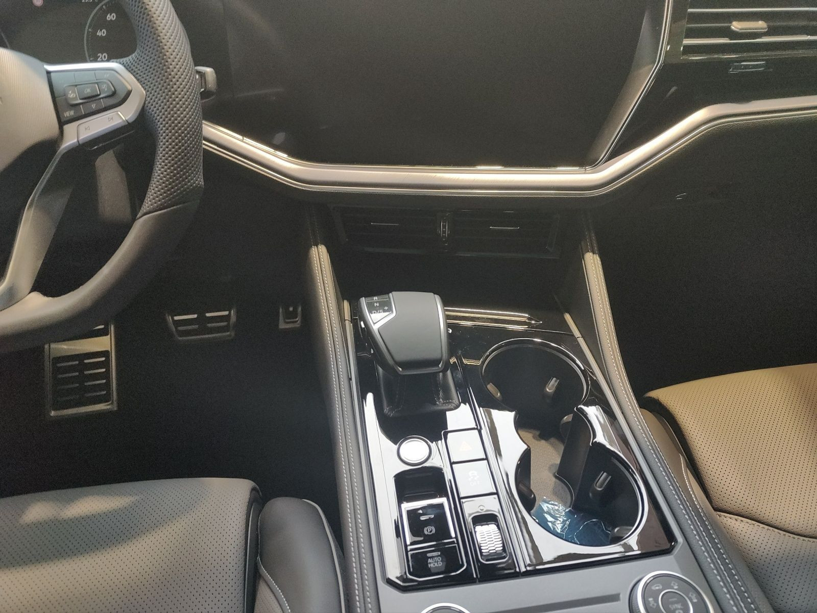 Volkswagen - Touareg_8