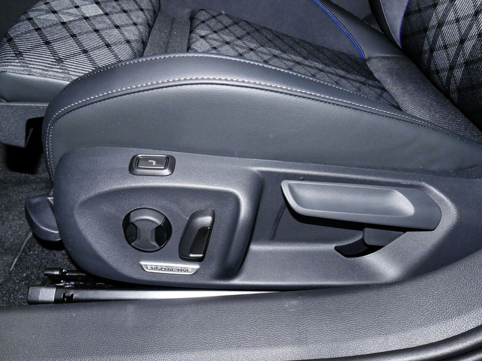 Volkswagen - Passat Variant_14