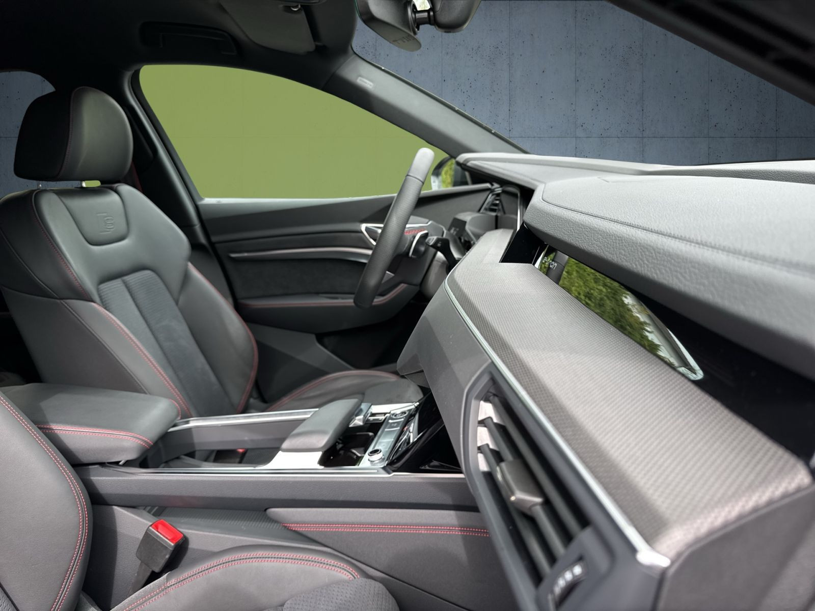 Audi - Q8 e-tron_23