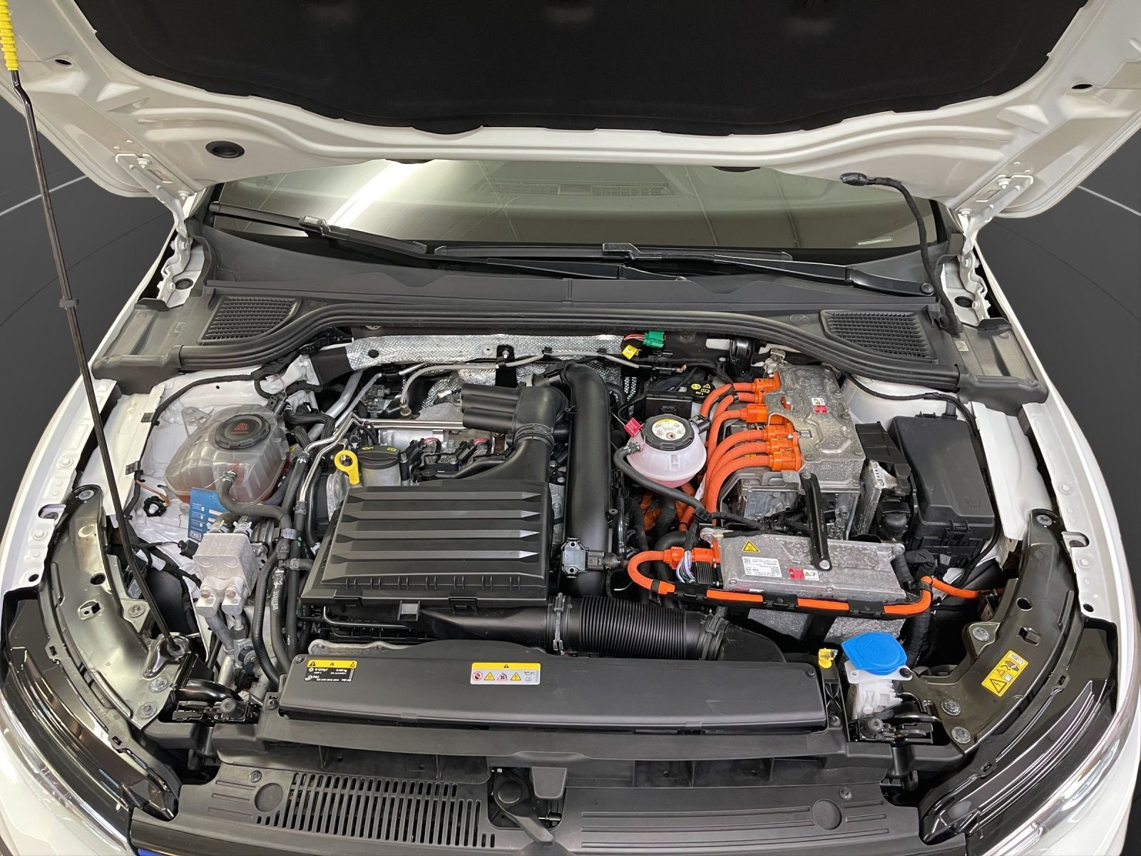 Volkswagen - Golf_23