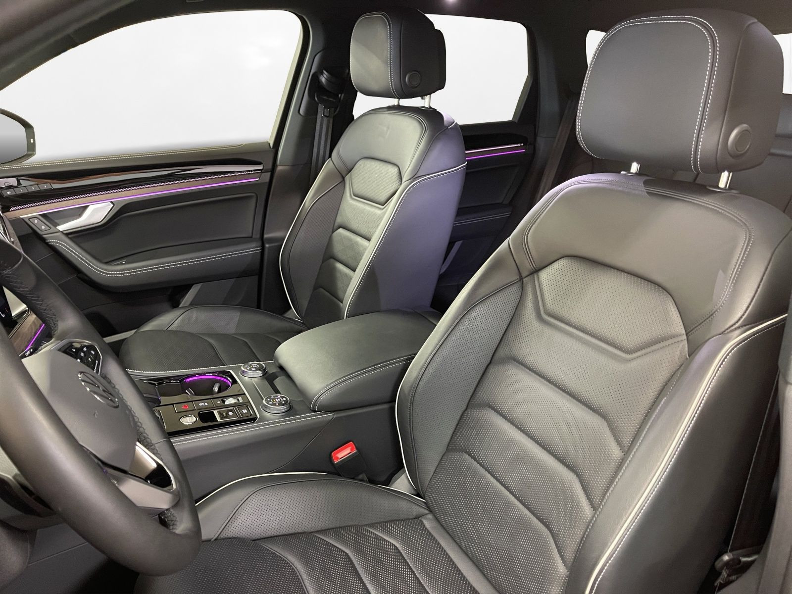Volkswagen - Touareg_17