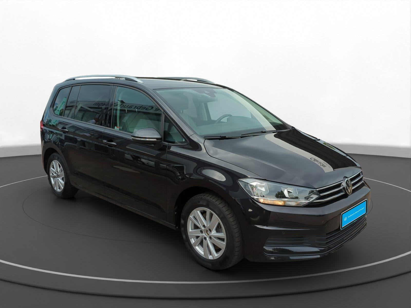 Volkswagen - Touran_12