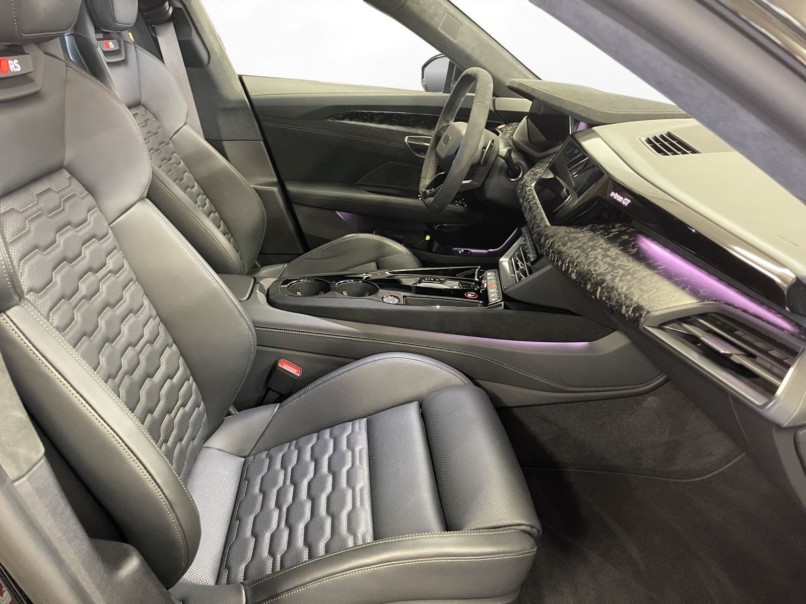 Audi - RS e-tron GT_18