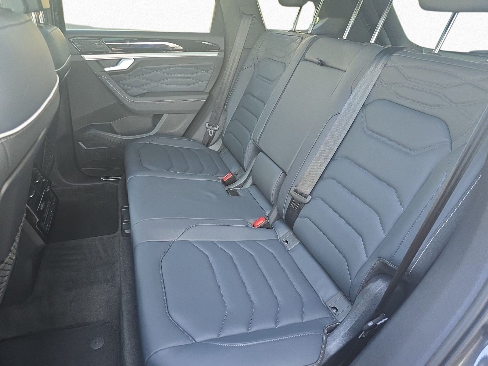 Volkswagen - Touareg_13