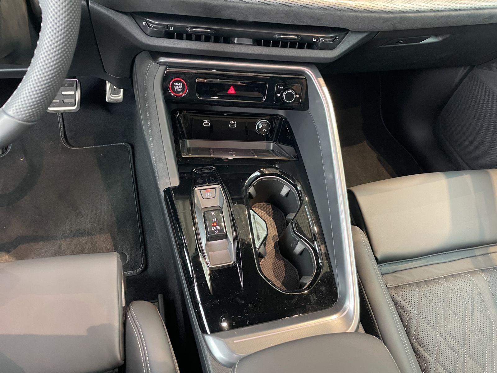 Audi - SQ5_15