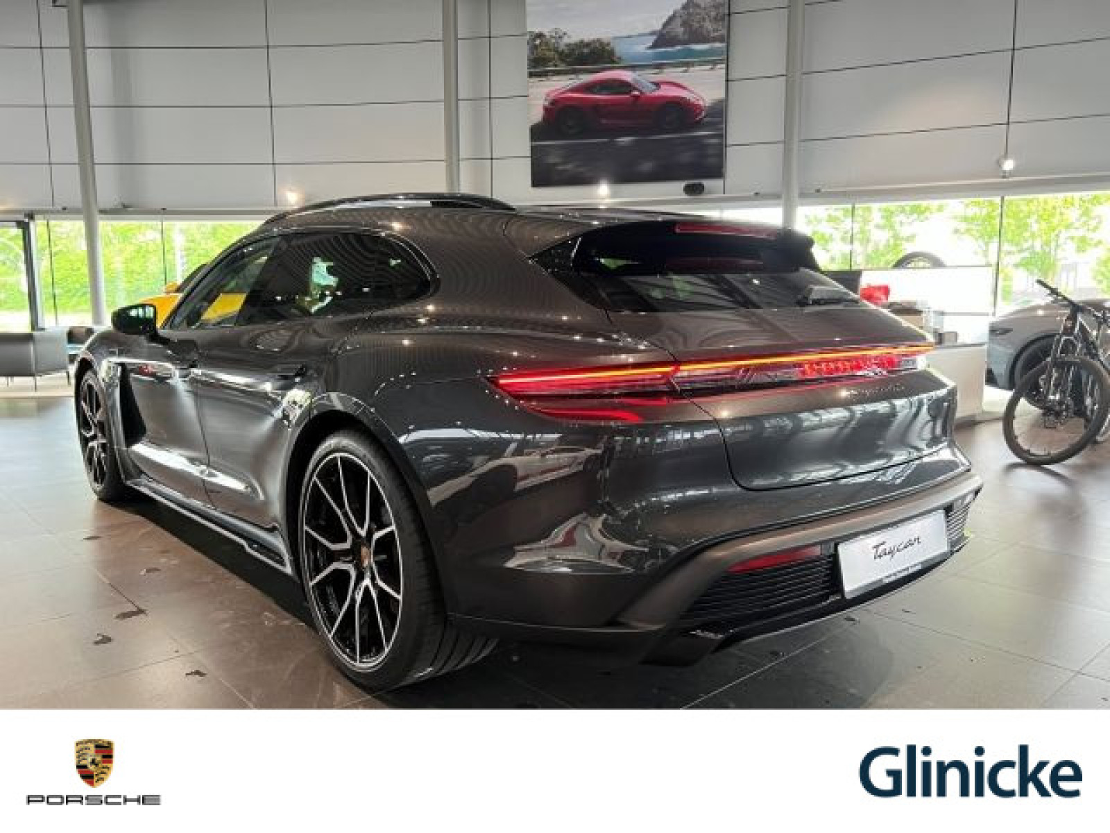 Porsche - Taycan_3