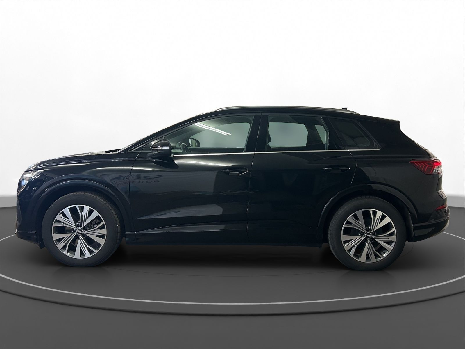 Audi - Q4 e-tron_8