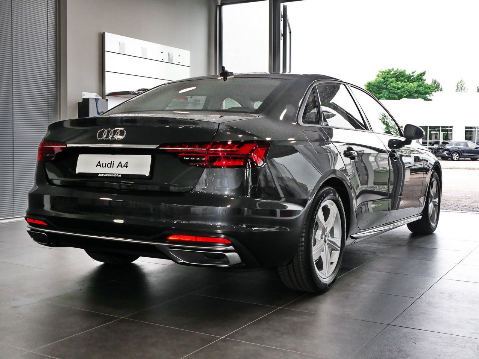 Audi - A4_4