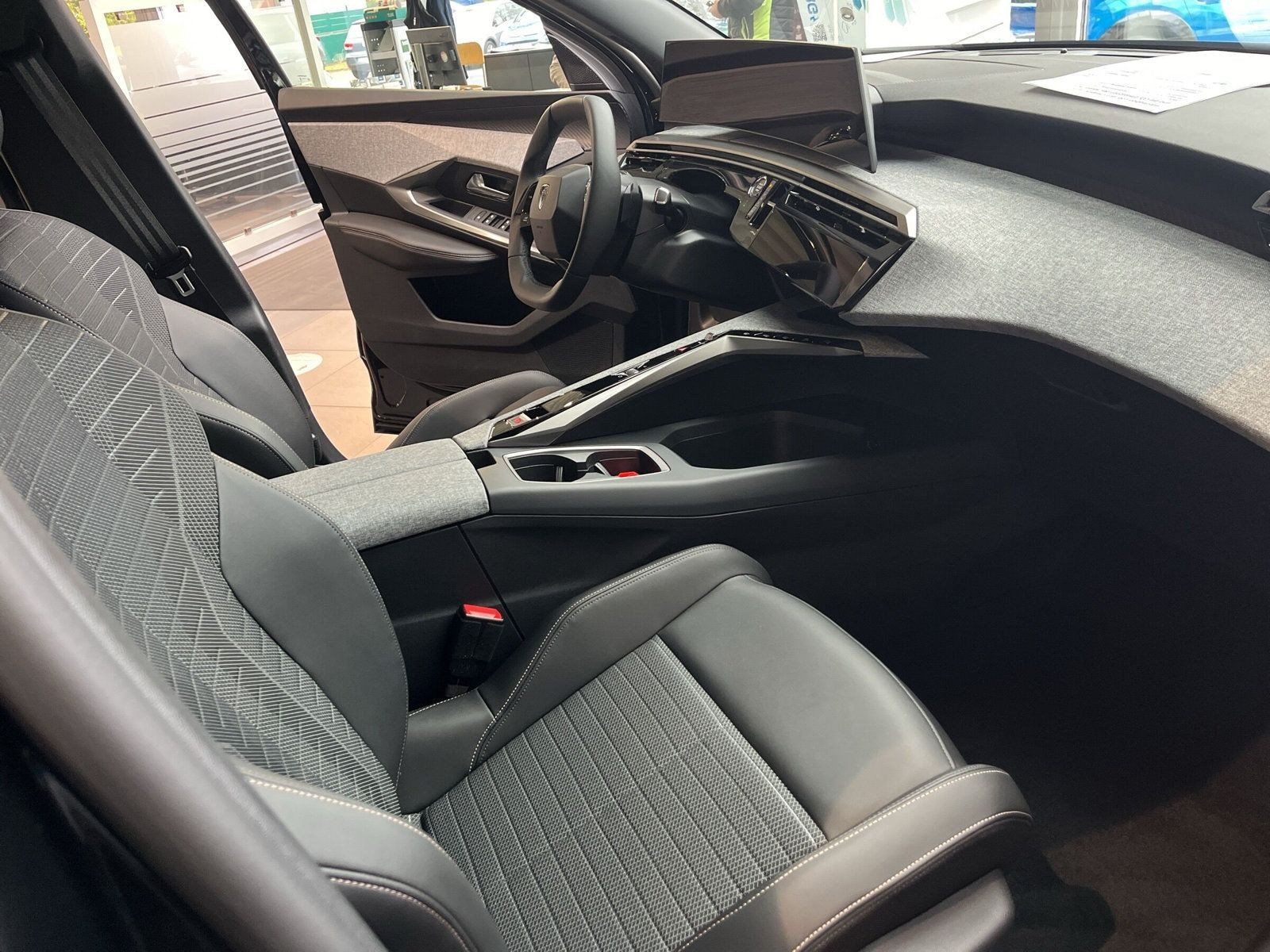 Peugeot - 5008_12