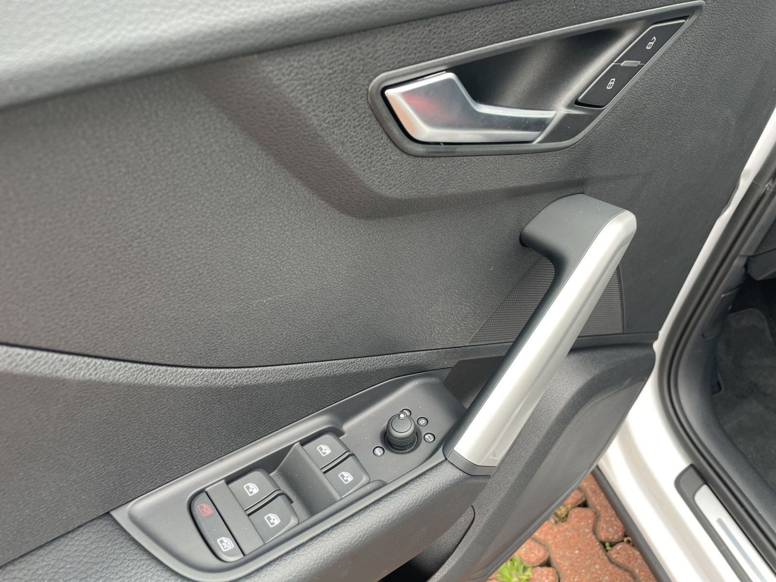 Audi - Q2_14