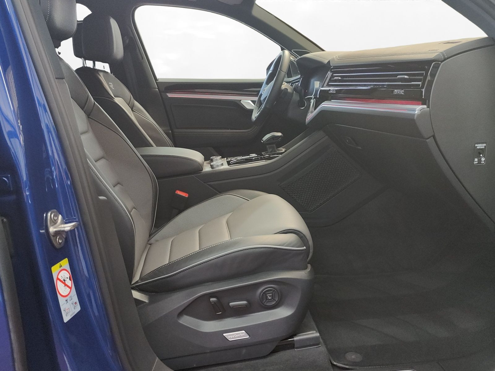 Volkswagen - Touareg_13