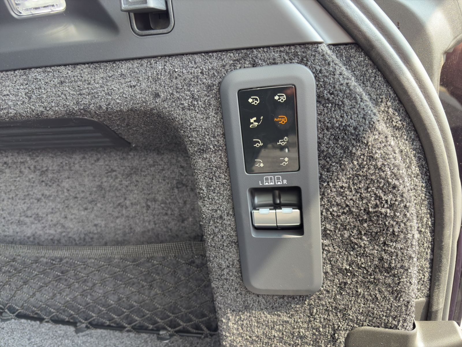 Land Rover - Range Rover_13