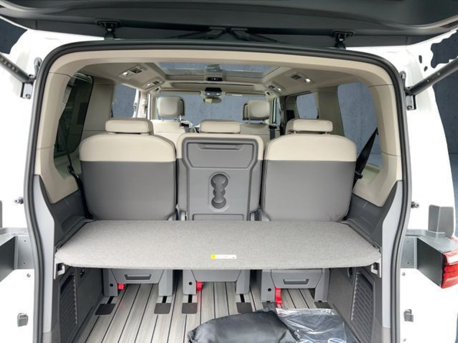 Volkswagen - Multivan_12