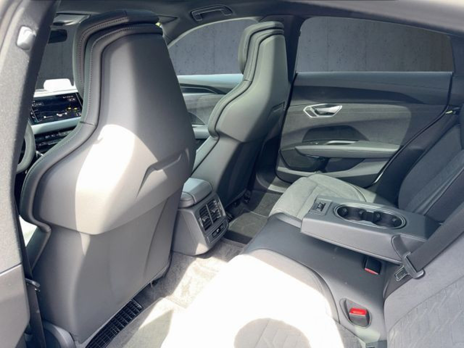 Audi - e-tron GT quattro_13