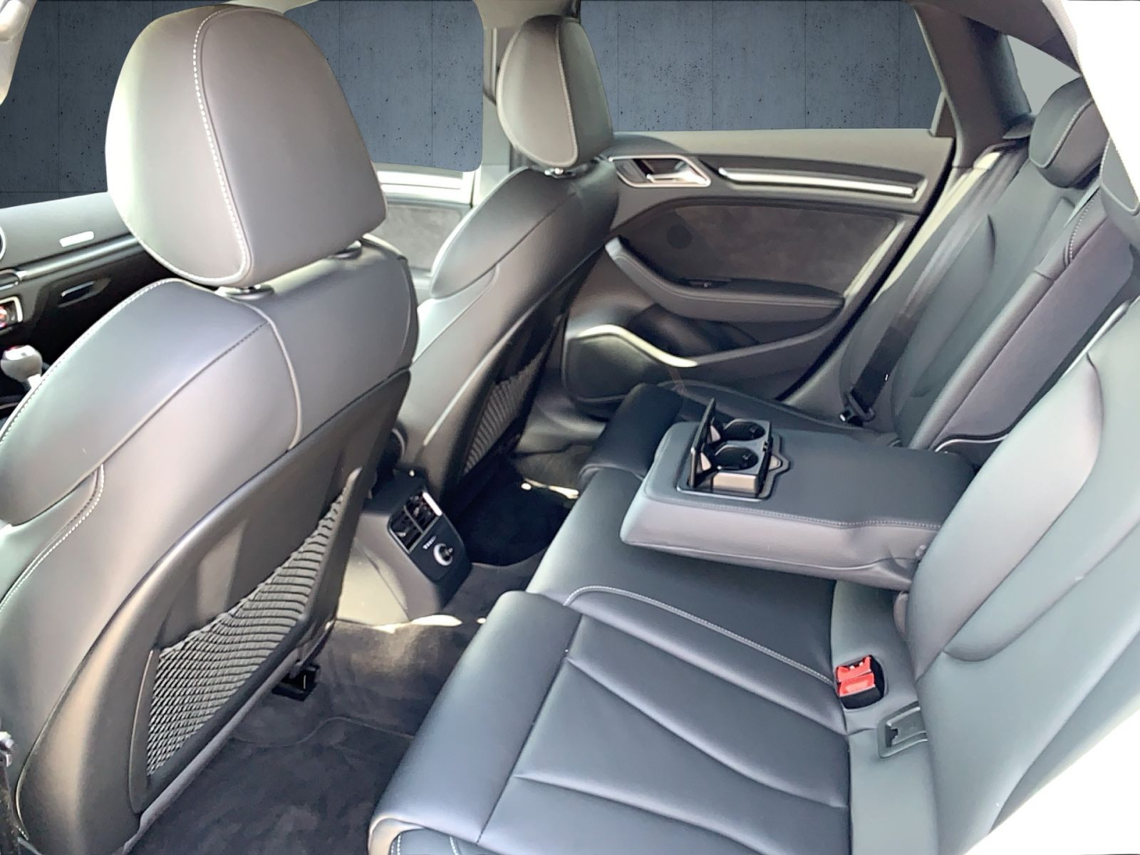 Audi - RS 3 Limousine_12