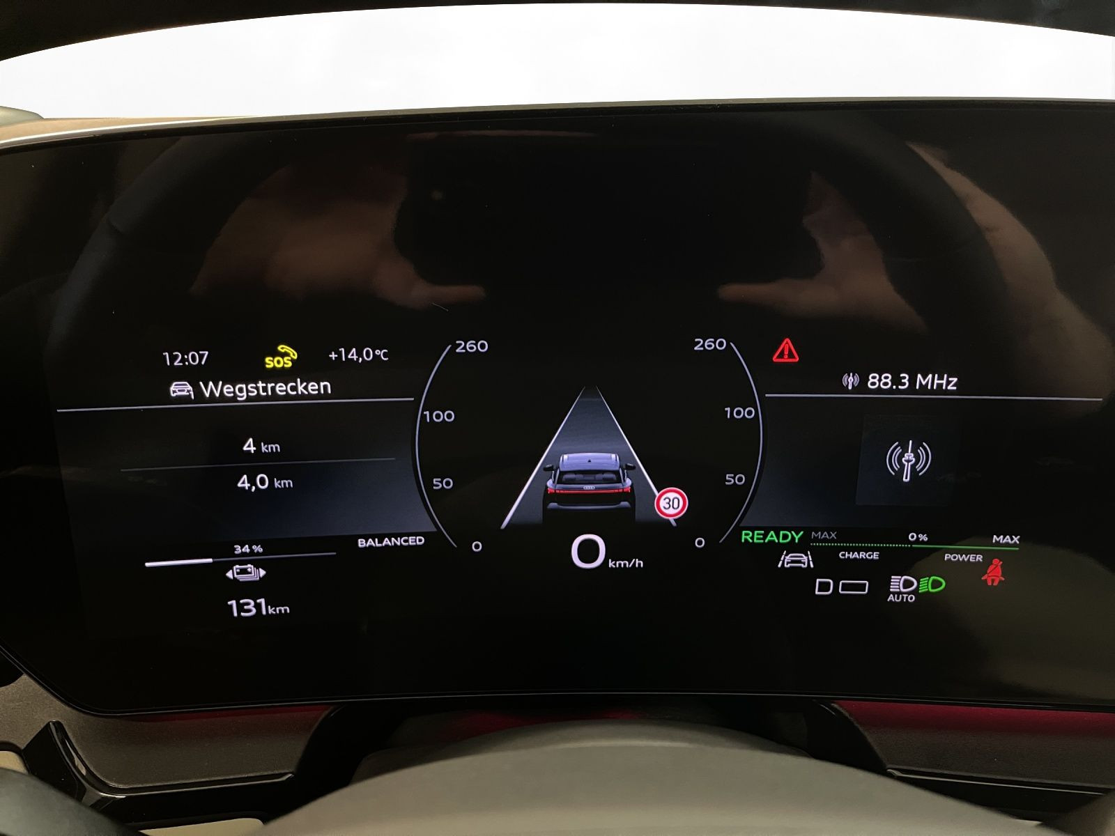 Audi - Q6 SUV e-tron_17