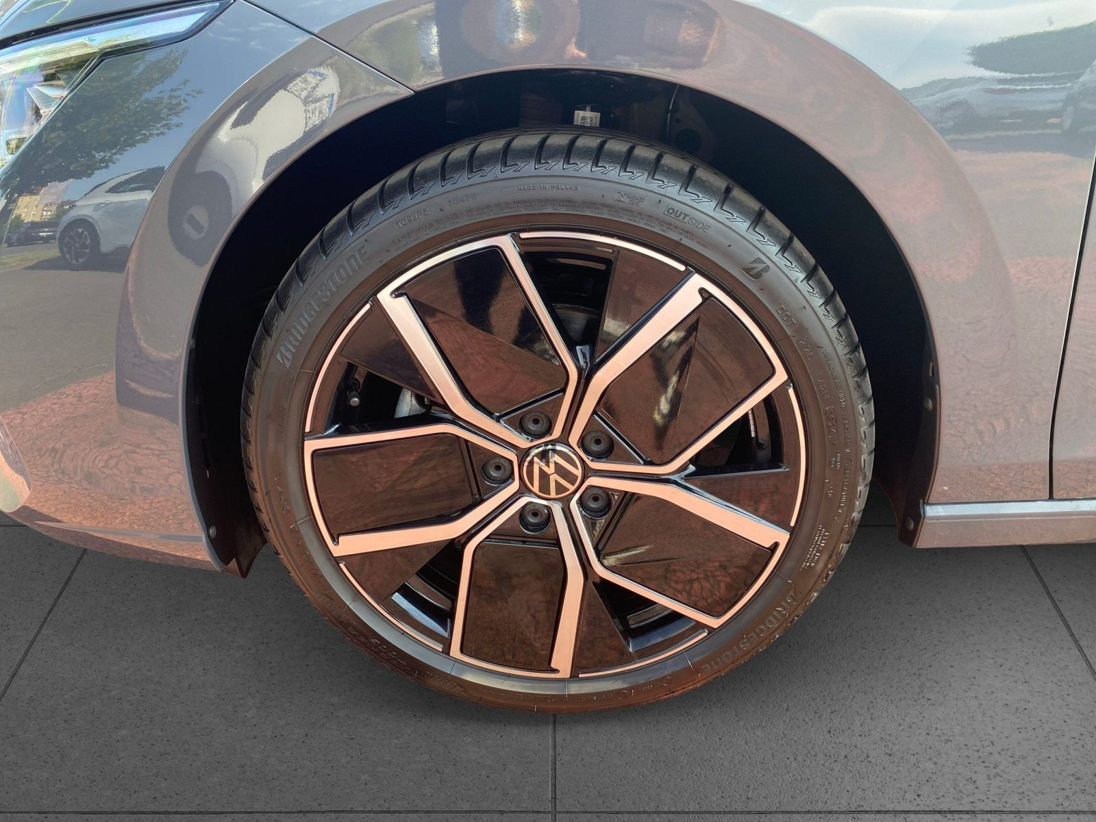 Volkswagen - Golf_9