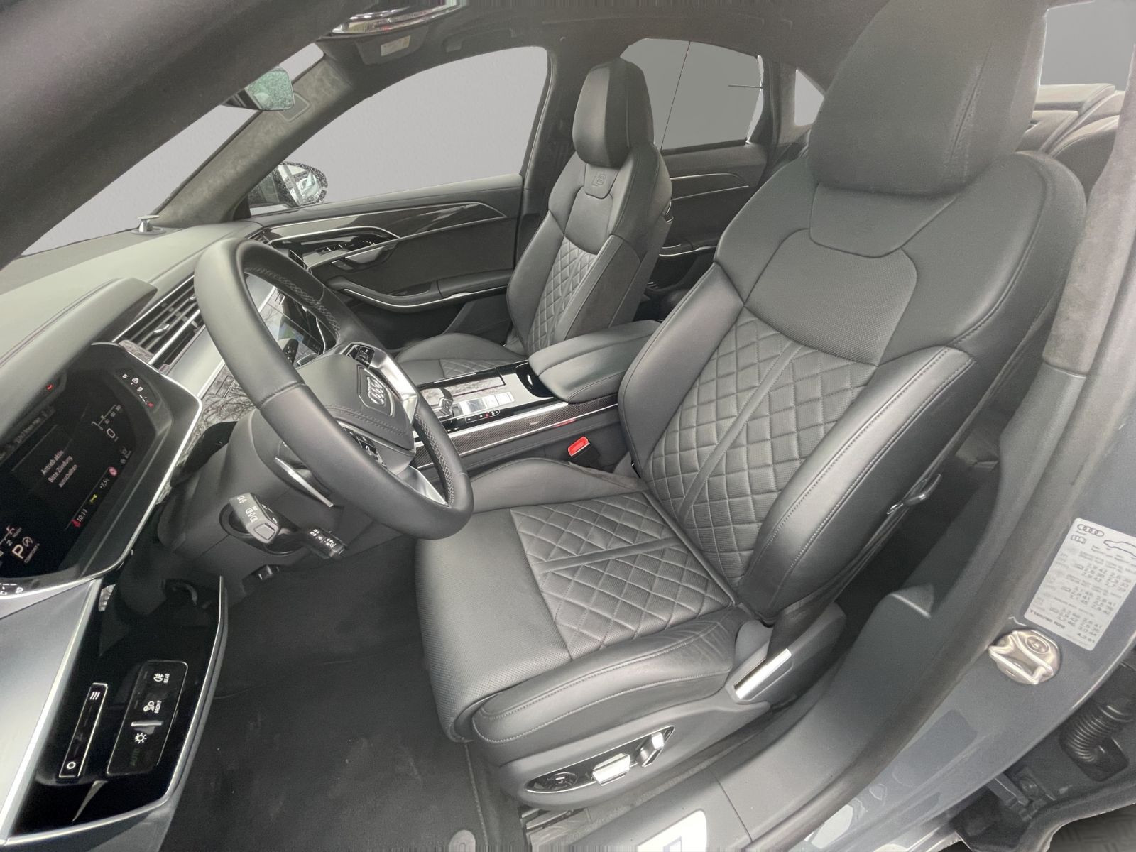 Audi - S8_9