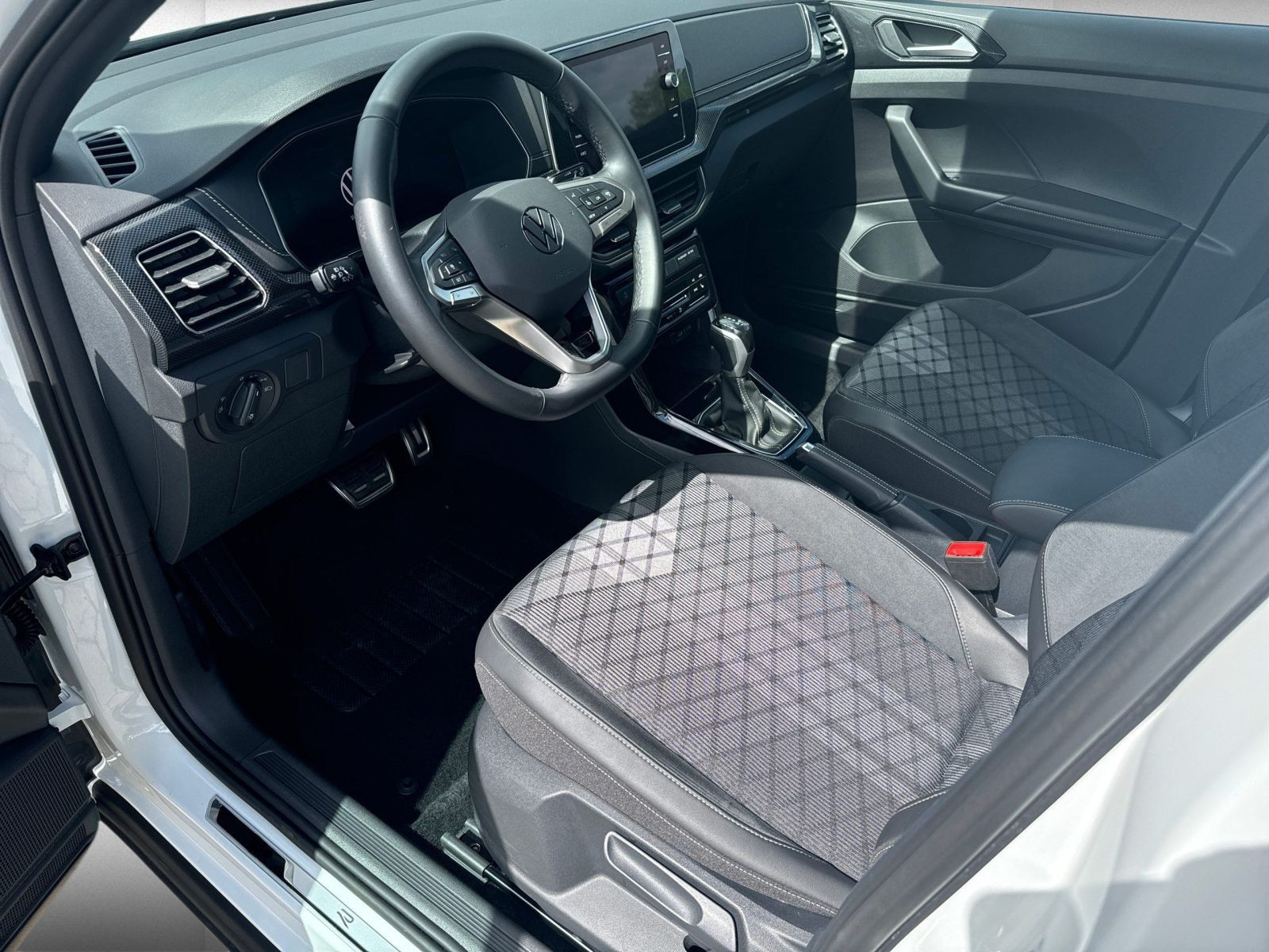 Volkswagen - T-Cross_10