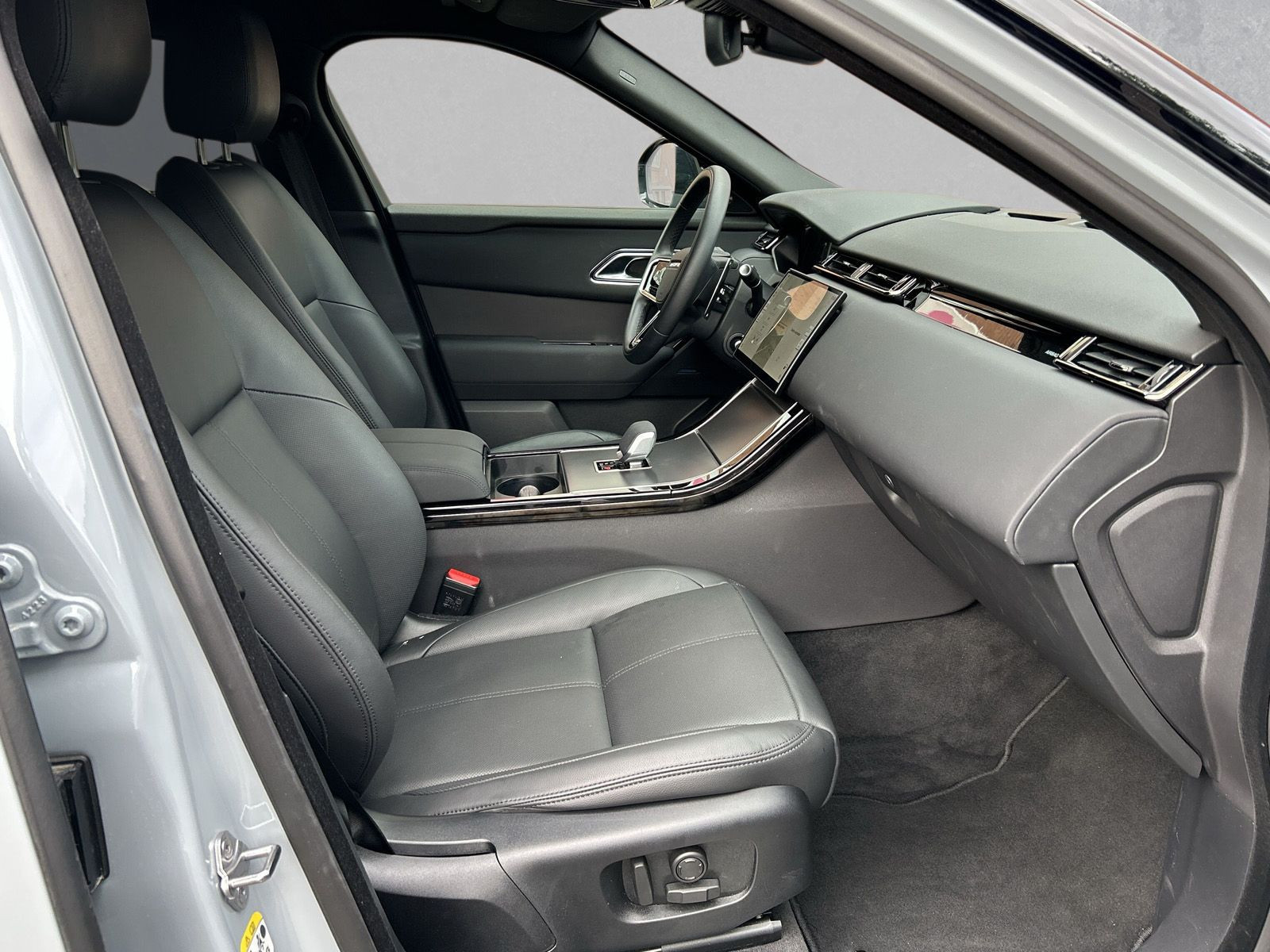 Land Rover - Range Rover Velar_3