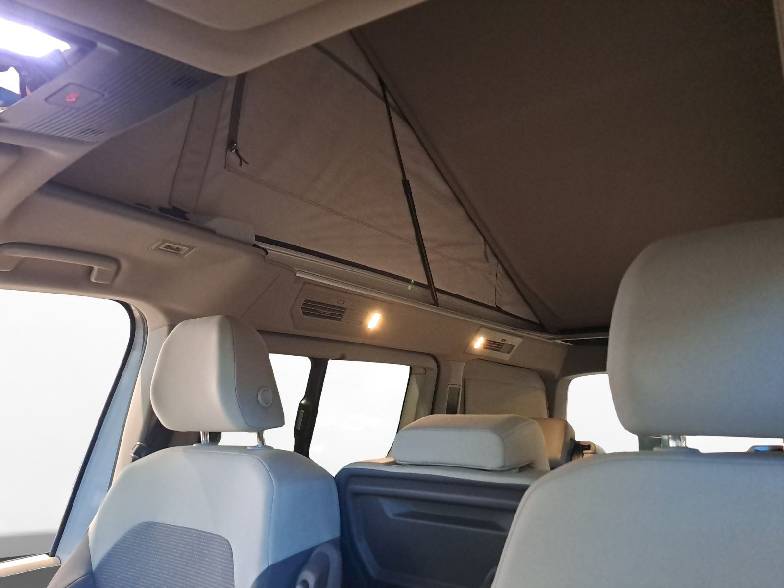 Volkswagen - California_13