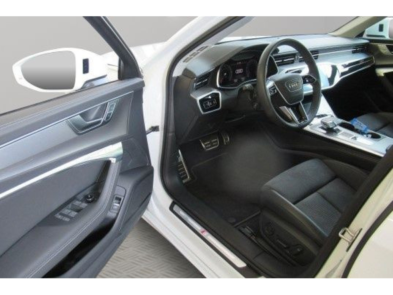 Audi - S6_5