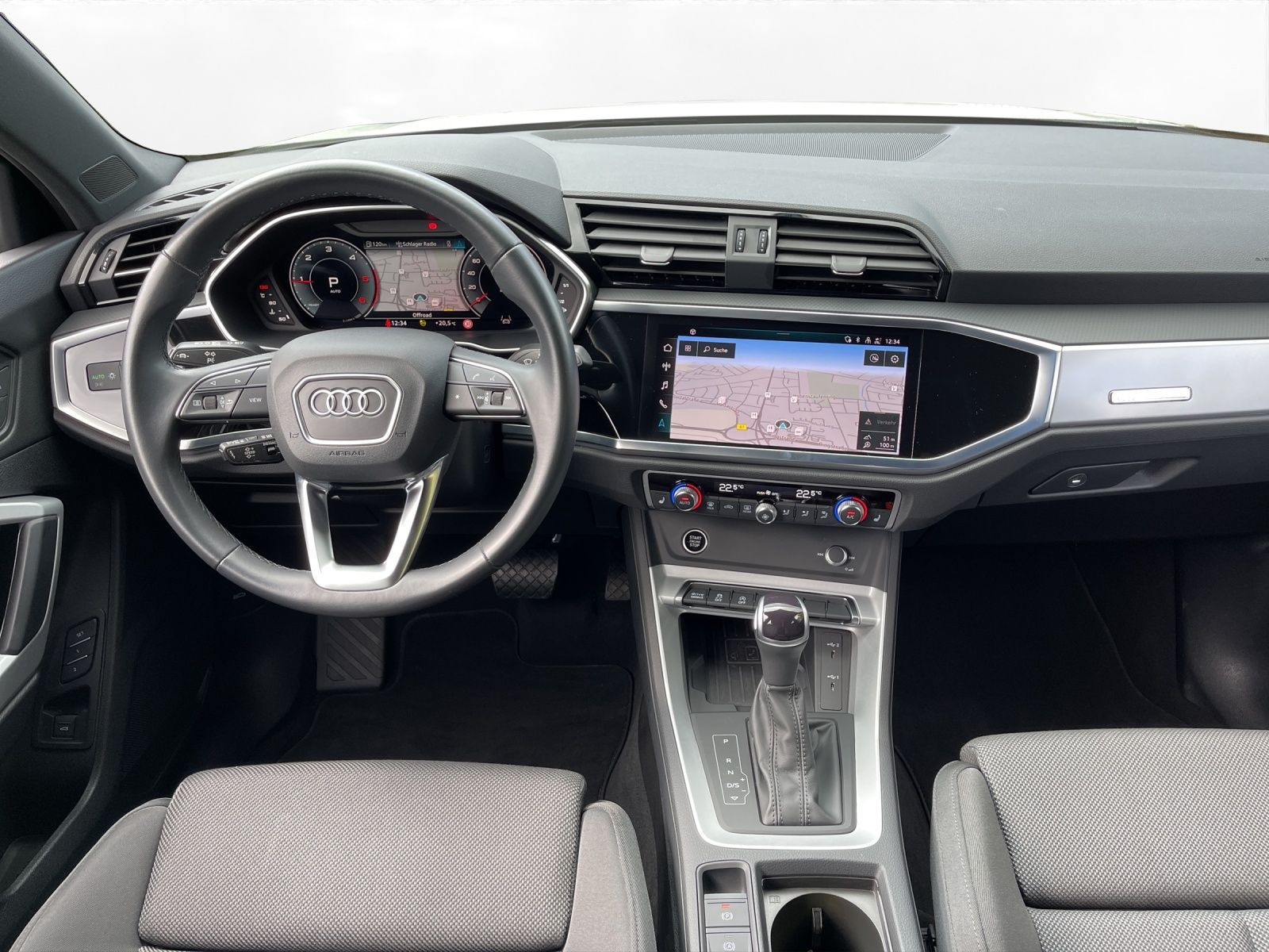 Audi - Q3_22