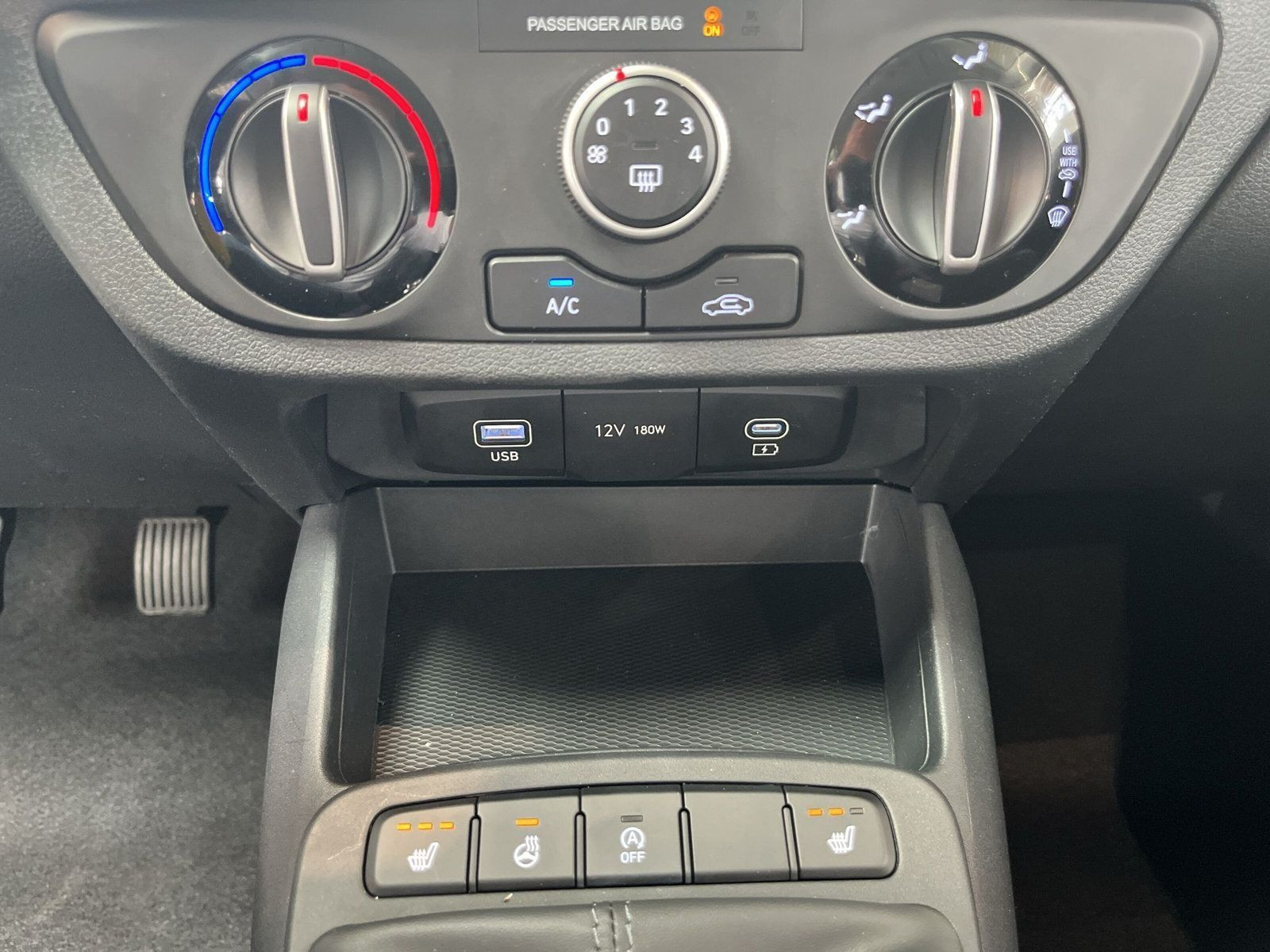 Hyundai - i10_10