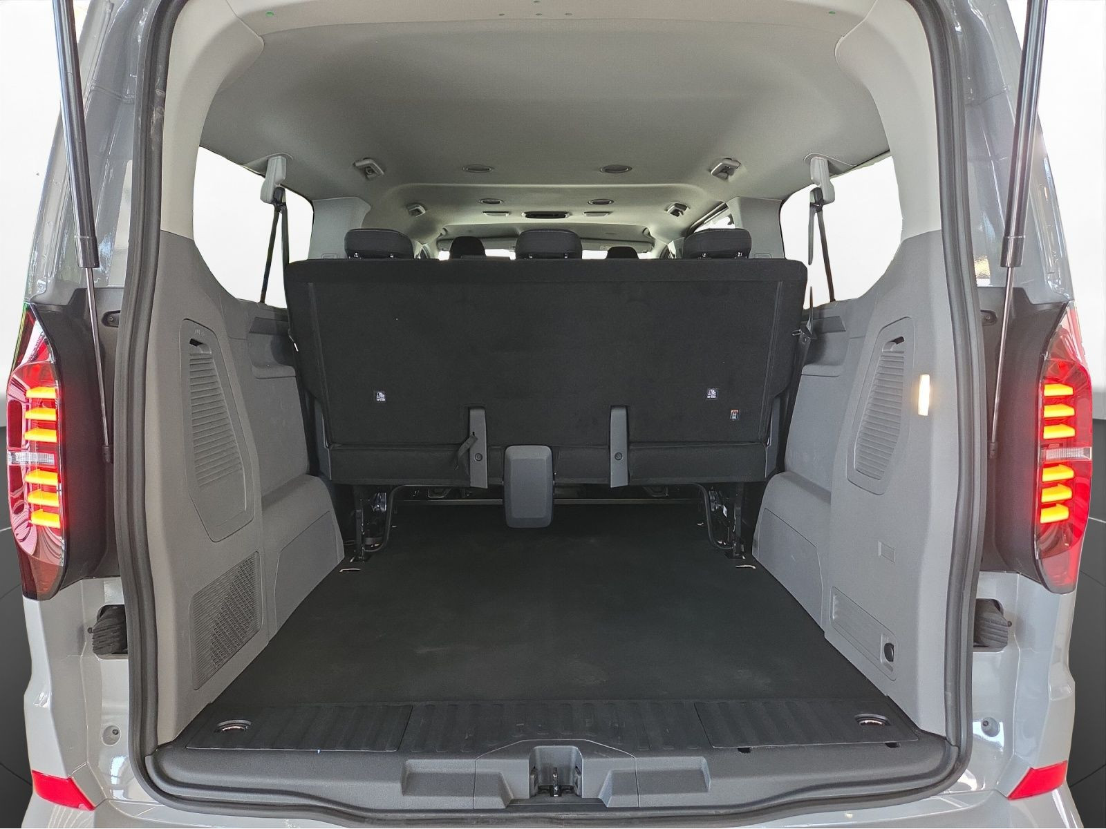 Volkswagen - T7 Caravelle_16