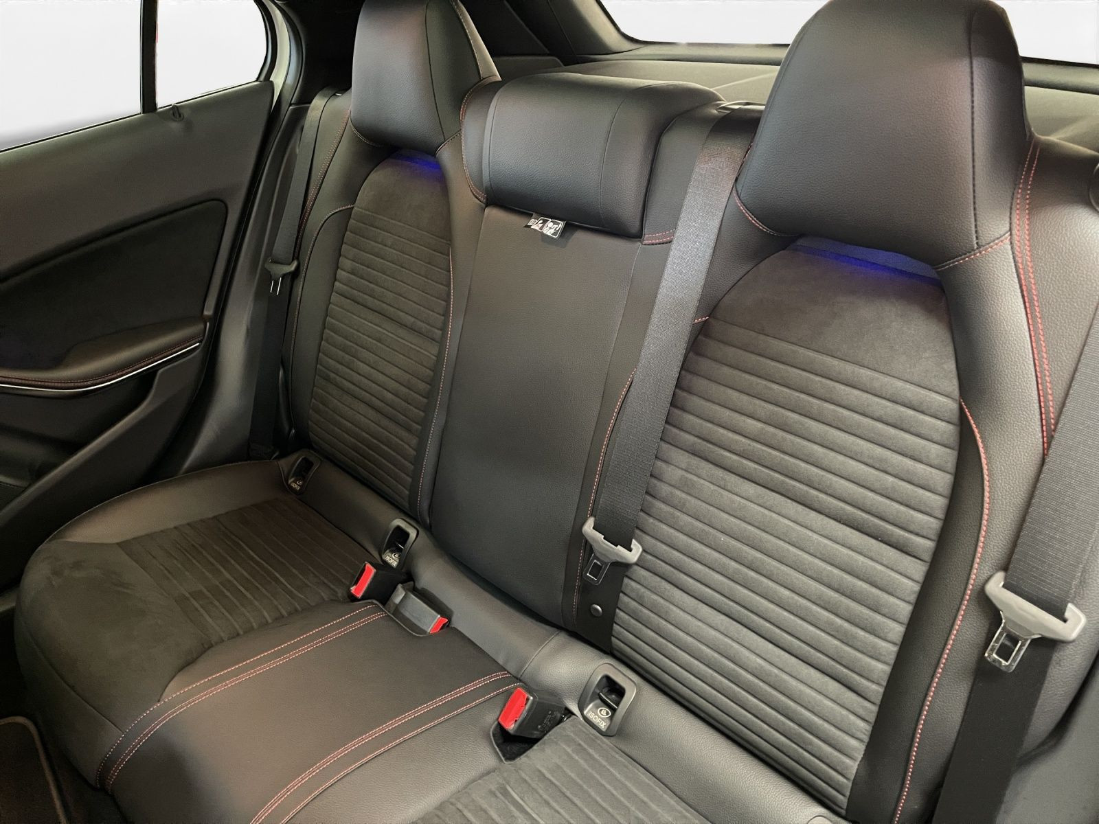 Mercedes-Benz - GLA 200_18