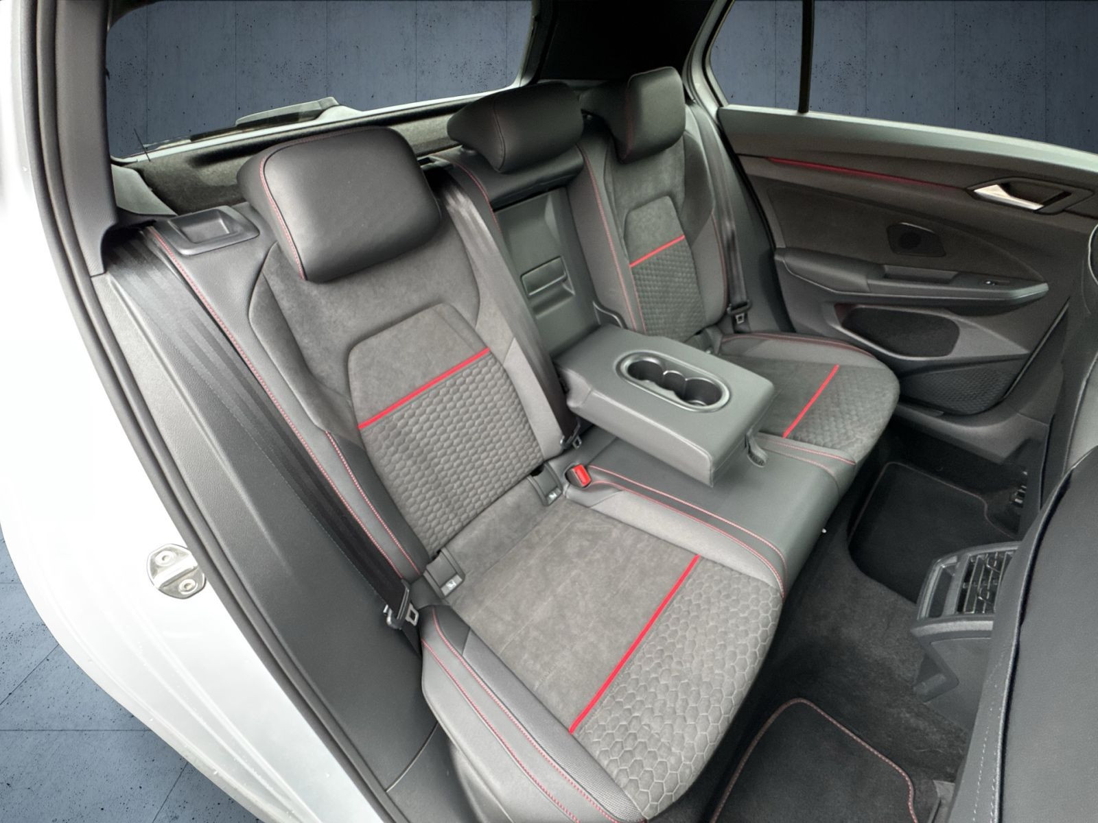 Volkswagen - Golf GTI_18