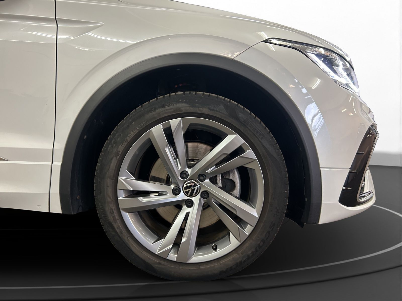 Volkswagen - Tiguan_13