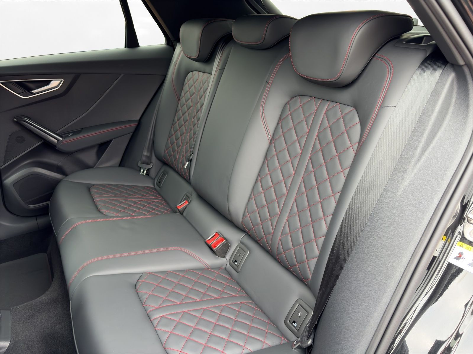 Audi - Q2_6