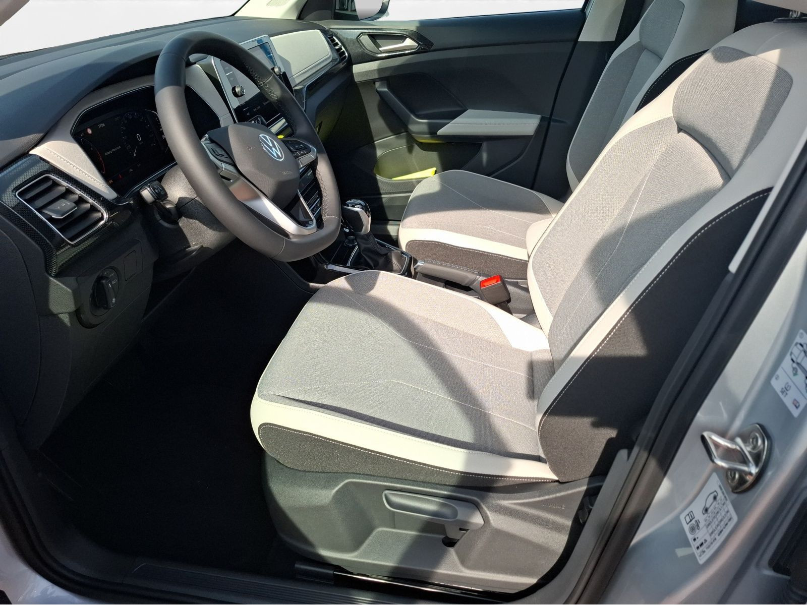 Volkswagen - T-Cross_4