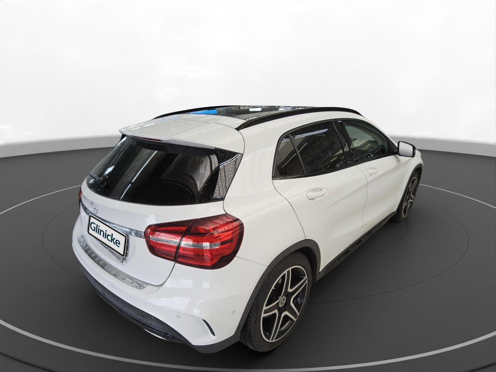 Mercedes-Benz - GLA 200_2
