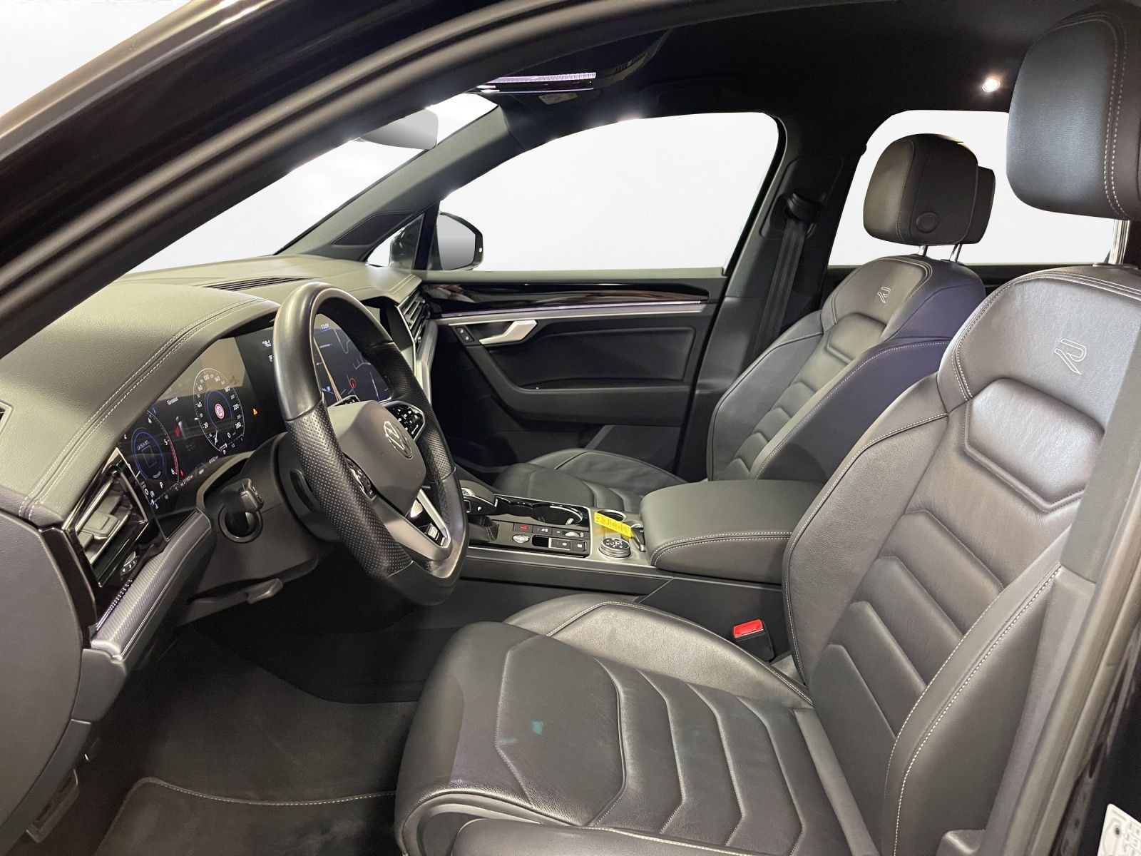 Volkswagen - Touareg_17