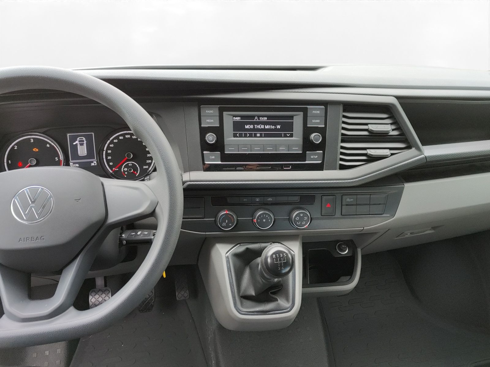 Volkswagen - T6.1 Transporter_6