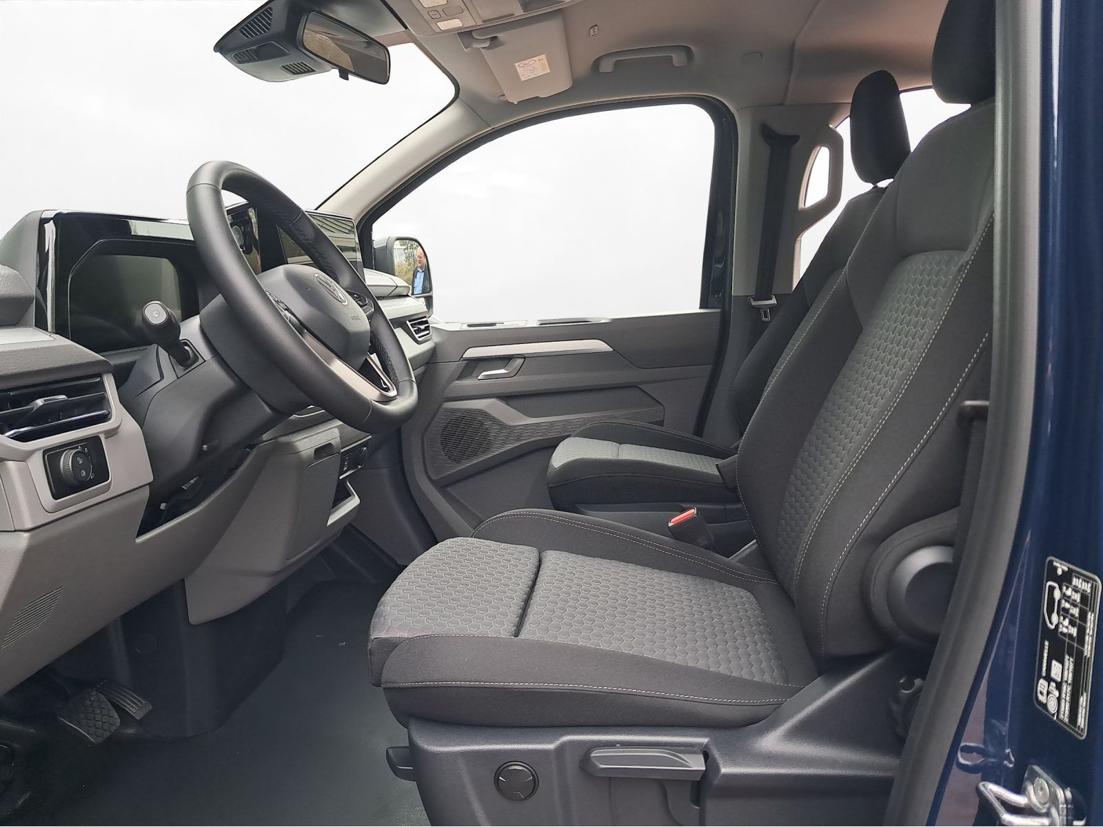 Volkswagen - T7 Caravelle_9