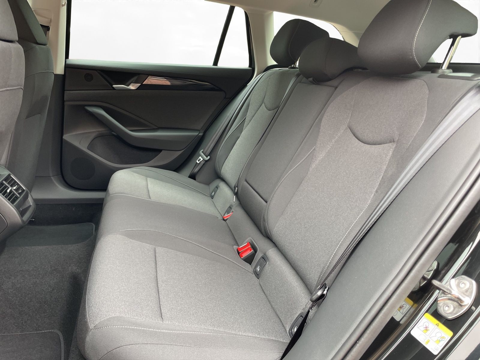 Volkswagen - Passat_11