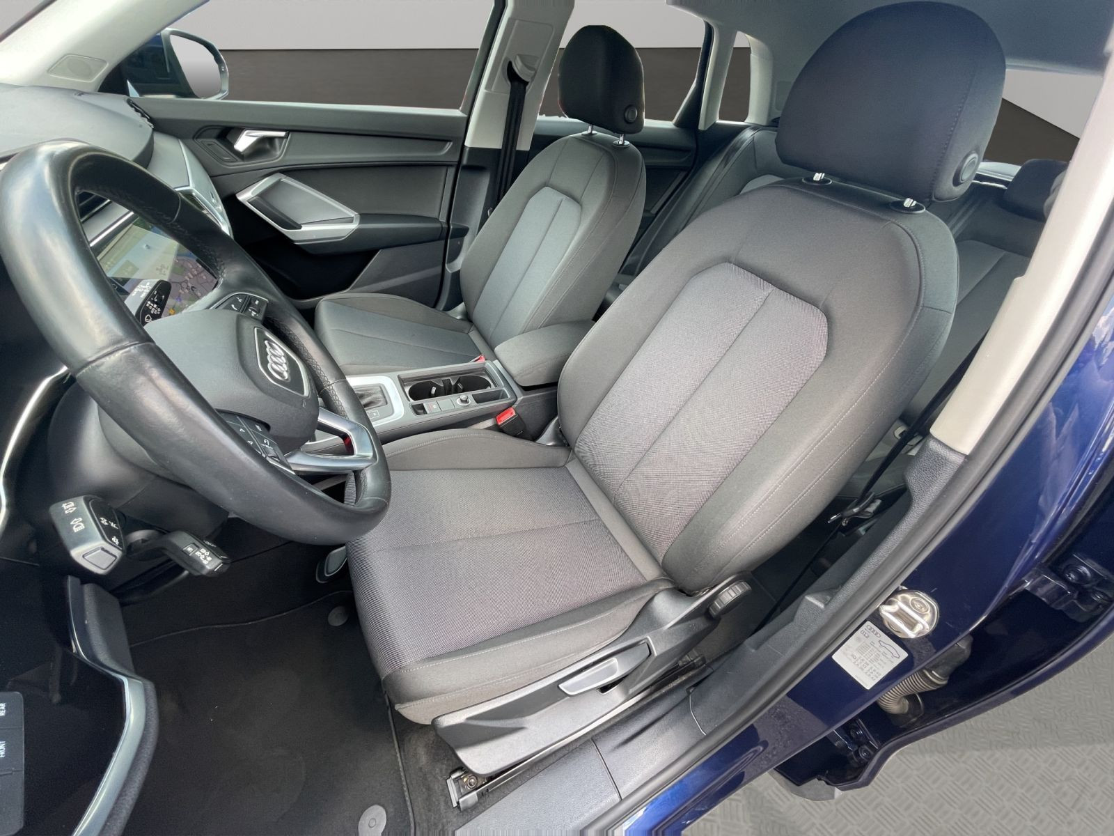Audi - Q3_11