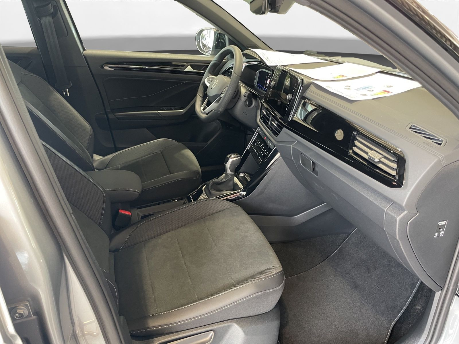 Volkswagen - T-Roc_7