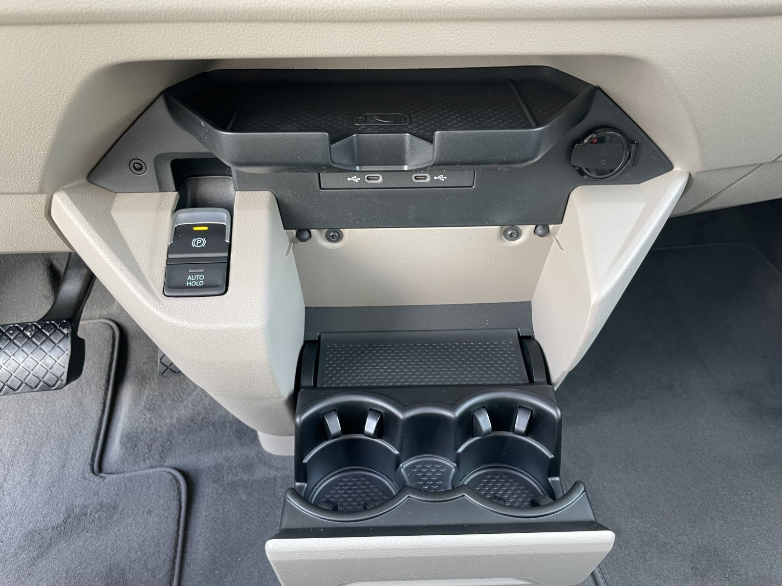 Volkswagen - Multivan_16