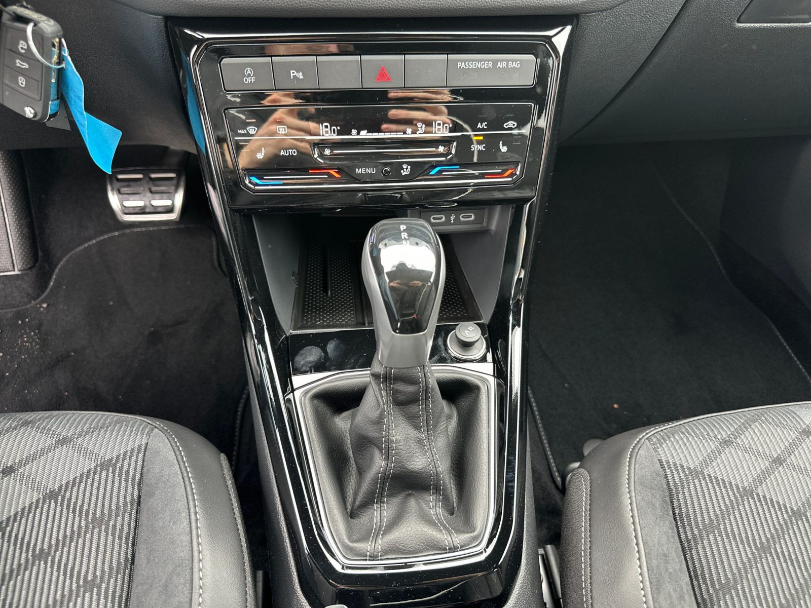 Volkswagen - T-Cross_17