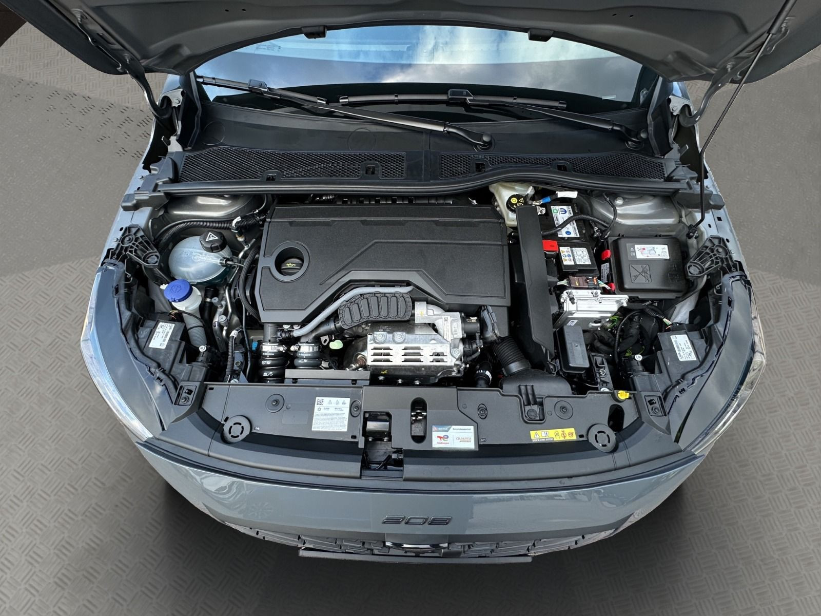 Peugeot - 208_19