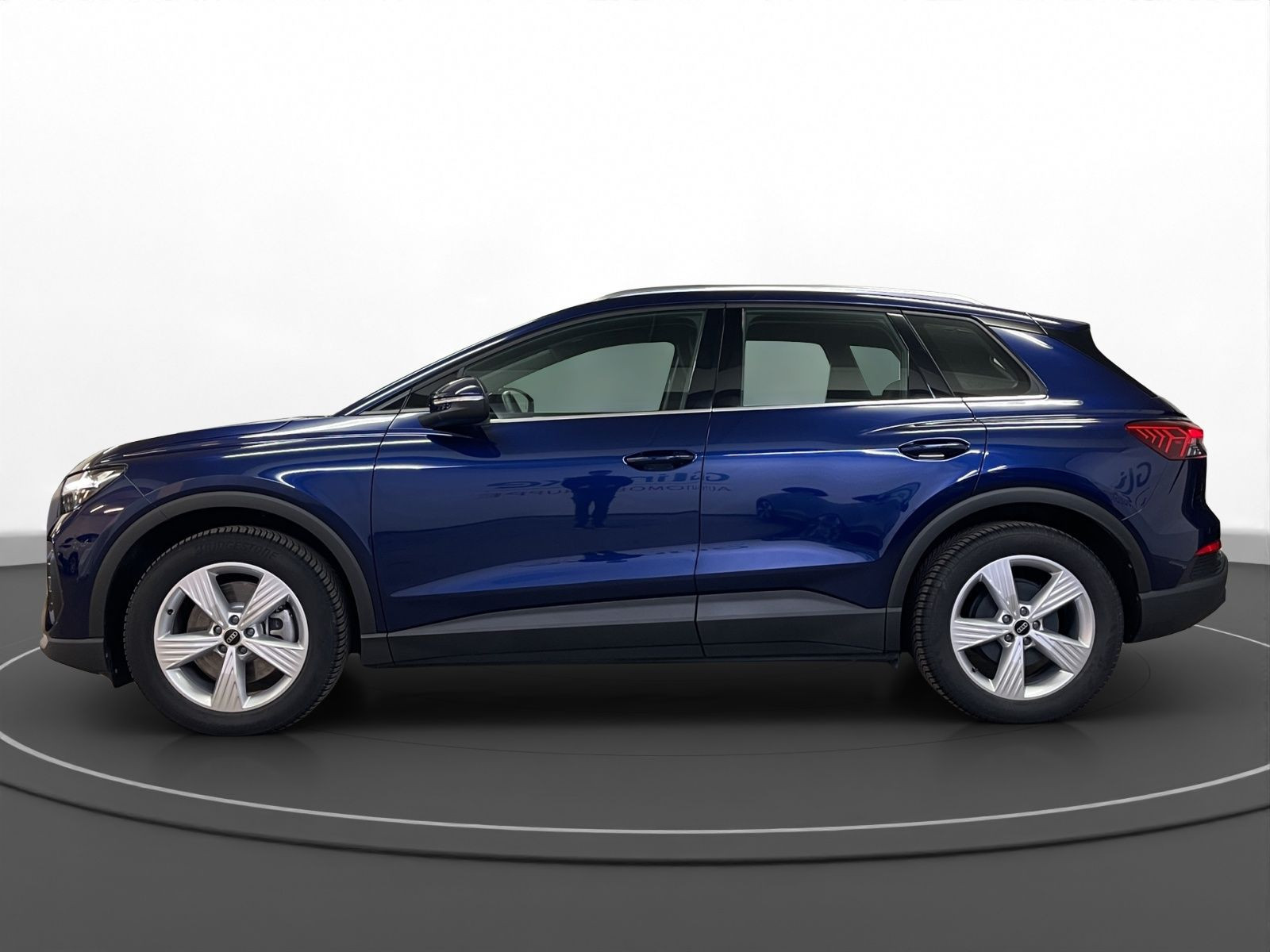 Audi - Q4 e-tron_8